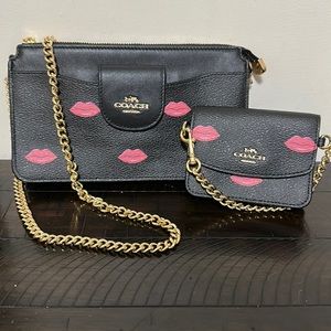 COACH Poppy Crossbody Lips print 💋